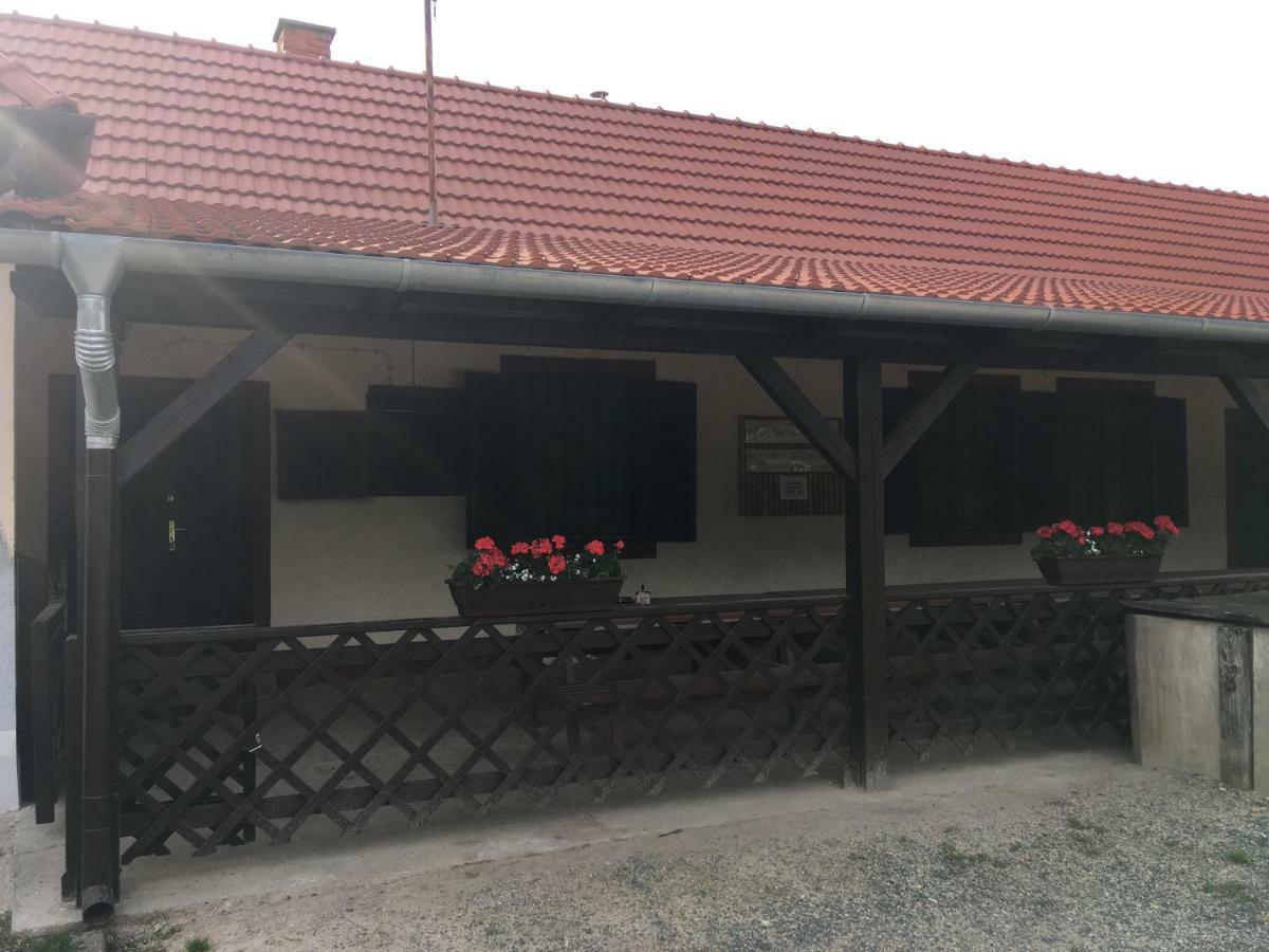 Vadaszhaz Ξενοδοχείο Egyhazasradoc Εξωτερικό φωτογραφία